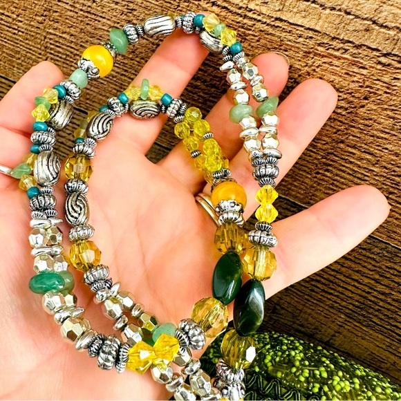 Mary Frances Unique Apple A Day Beaded Purse - Picture 13 of 13